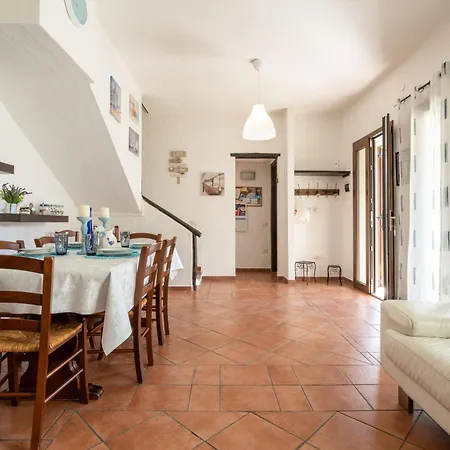 Eleonora Villa *